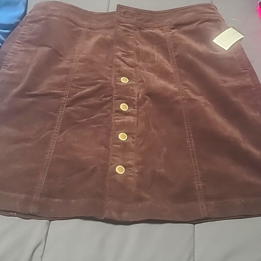 Quarteroy skirt